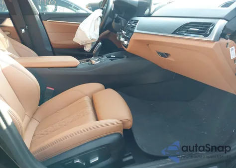 2023 BMW 530E xDrive z USA, uszkodzony, nr VIN WBA33AG09PCM36187